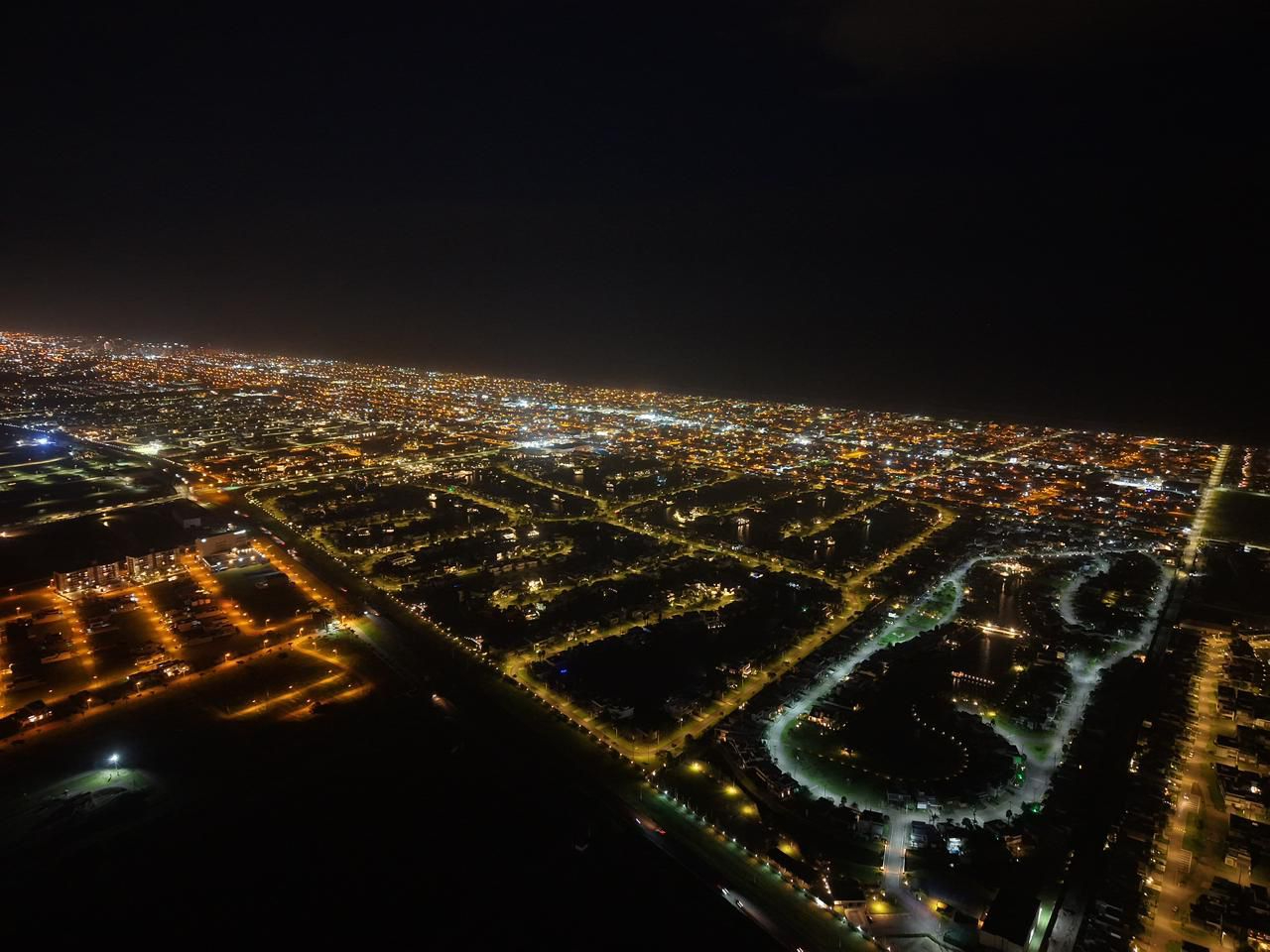 https://broker.josischein.com.br/condominios/196/39eaf786142e09ea66863fd634f7dd2a.jpg